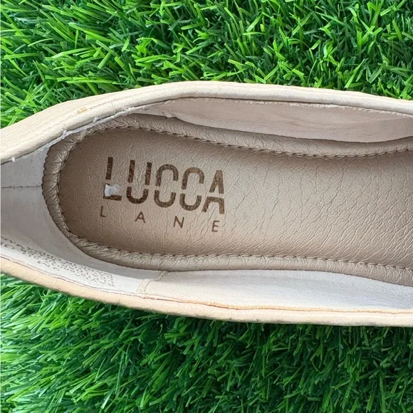 LUCCA LANE BAYLA LIGHT TAN GENUINE SOFT LEATHER FLATS HEEL TAB GUC 9M - Picture 3 of 12